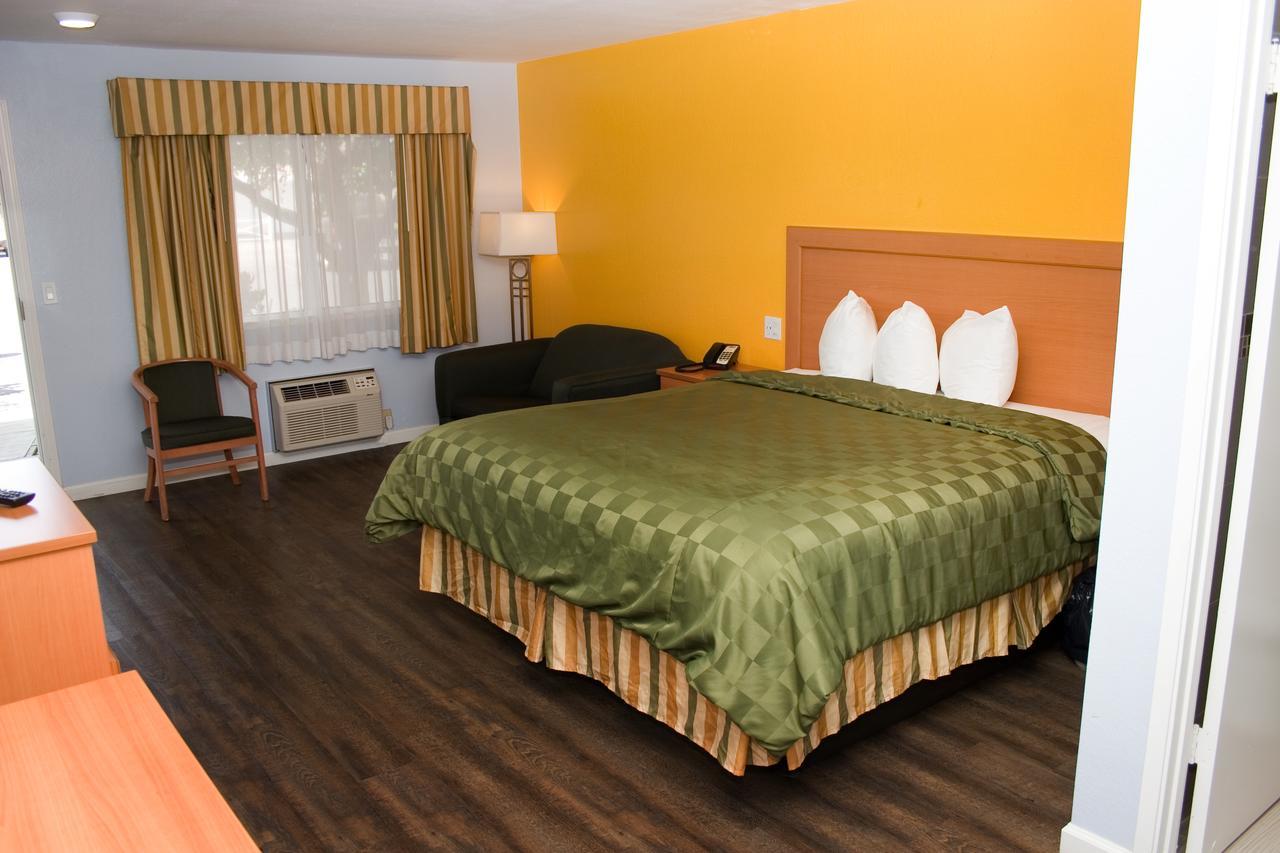 Keefers Inn King City Zewnętrze zdjęcie